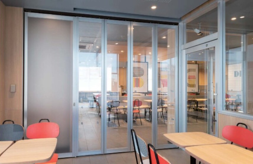 カーテン専門店